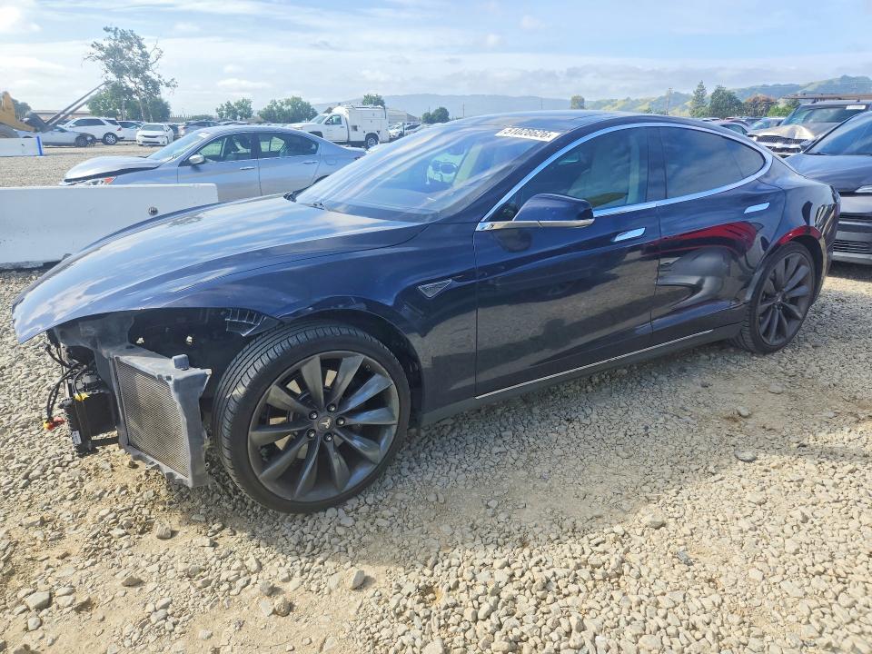 2013 Tesla Model S მანქანა იყიდება აუქციონზე, vin: 5YJSA1CN9DFP20021, აუქციონის ნომერი: 51028626