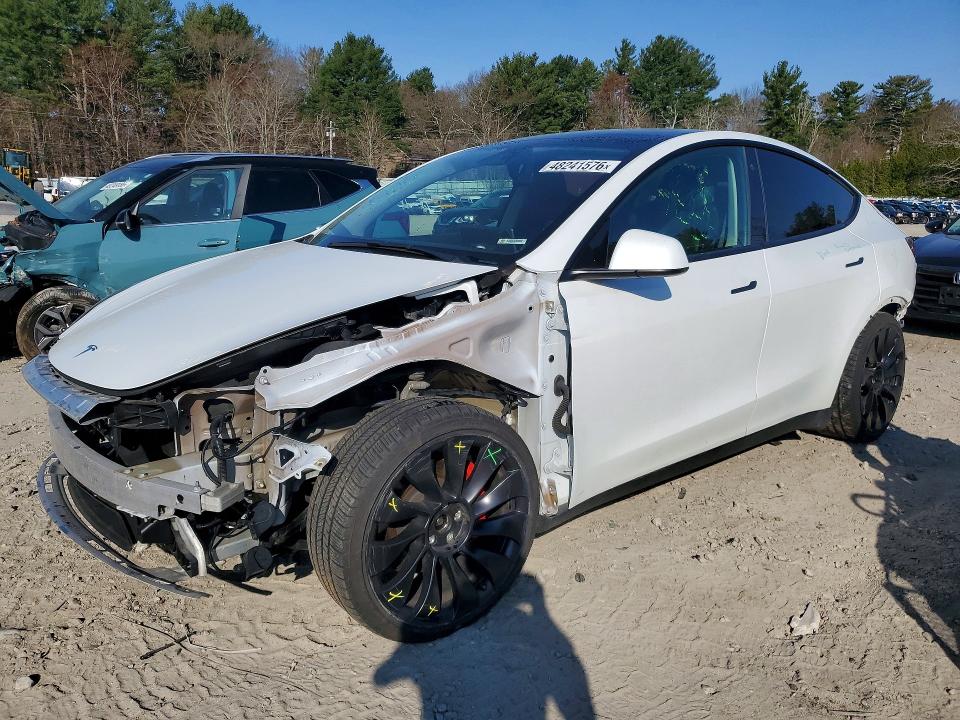 48241576 :رقم المزاد ، 7SAYGDEF9NF468310 vin ، 2022 Tesla Model Y مزاد بيع