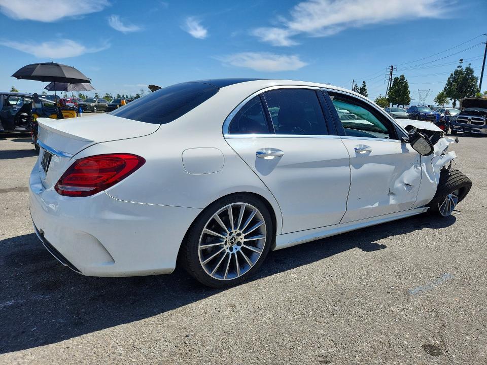 49685816 :رقم المزاد ، 55SWF4JB5JU265031 vin ، 2018 Mercedes-benz C مزاد بيع