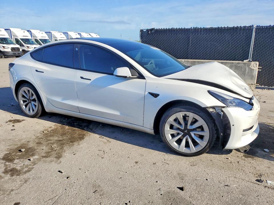 49609256 :رقم المزاد ، 5YJ3E1EA2NF350079 vin ، 2022 Tesla Model 3 مزاد بيع