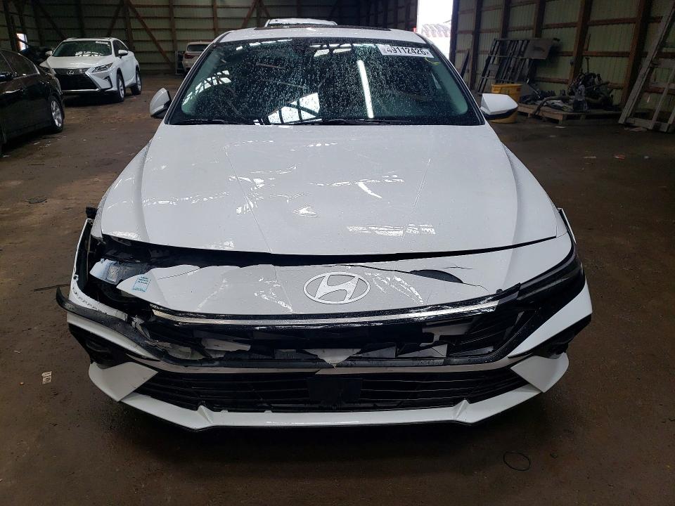 Продажа на аукционе авто 2025 Hyundai Elantra Luxury Hev 4dr, vin: KMHLN4DJ6SU145575, номер лота: 49112426
