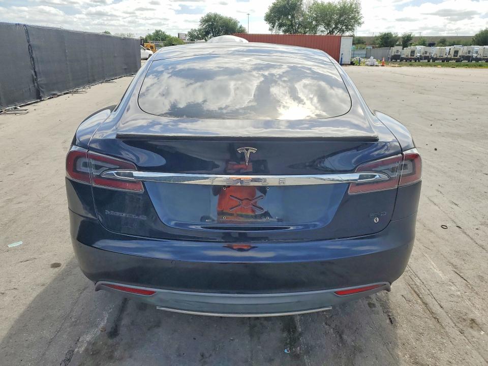 Продажа на аукционе авто 2015 Tesla Model S, vin: 5YJSA1H23FFP77364, номер лота: 49429146