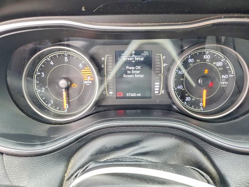 49632356 :رقم المزاد ، 1C4PJMCB7KD280575 vin ، 2019 Jeep Cherokee مزاد بيع
