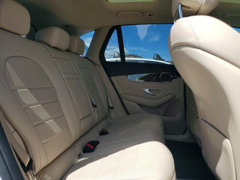 49010836 :رقم المزاد ، W1N0G8DB7NG110301 vin ، 2022 Mercedes-benz Glc مزاد بيع