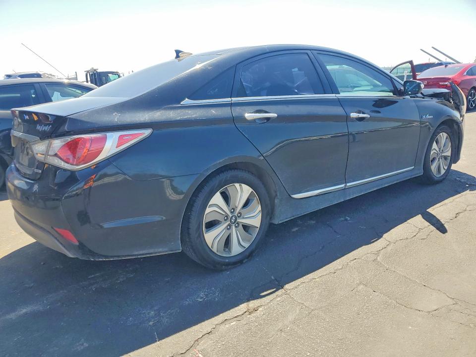 2015 Hyundai Sonata Hybrid მანქანა იყიდება აუქციონზე, vin: KMHEC4A48FA135571, აუქციონის ნომერი: 51637286