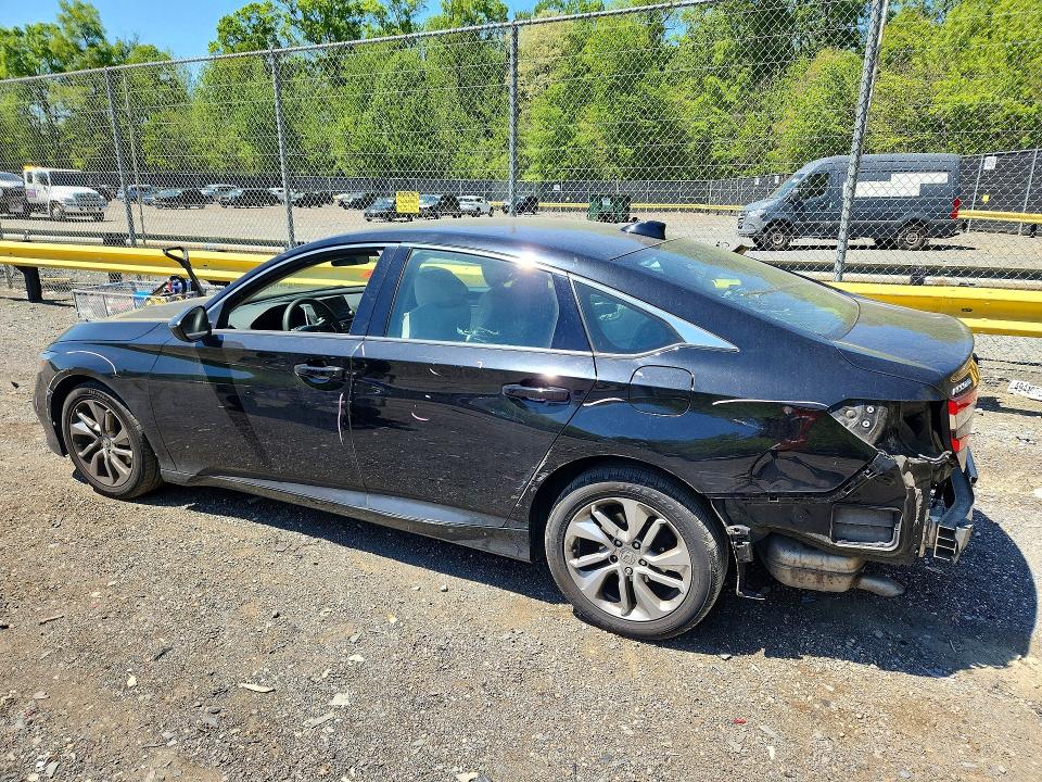 49623766 :رقم المزاد ، 1HGCV1F12JA057222 vin ، 2018 Honda Accord مزاد بيع