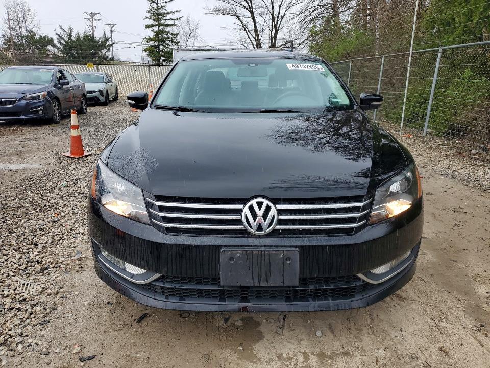 49742696 :رقم المزاد ، 1VWAS7A33FC116328 vin ، 2015 Volkswagen Passat مزاد بيع
