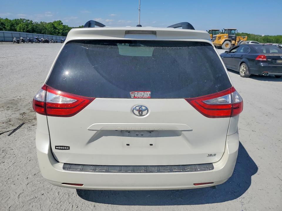 50735496 :رقم المزاد ، 5TDYK3DC7GS722785 vin ، 2016 Toyota Sienna مزاد بيع