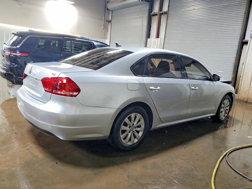 Продажа на аукционе авто 2015 Volkswagen Passat, vin: 1VWAS7A31FC051012, номер лота: 49431336