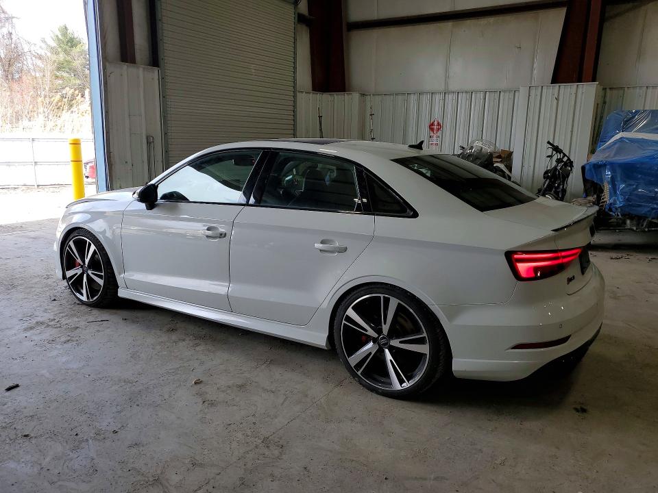 49421876 :رقم المزاد ، WUABWGFF1KA904970 vin ، 2019 Audi Rs3 مزاد بيع