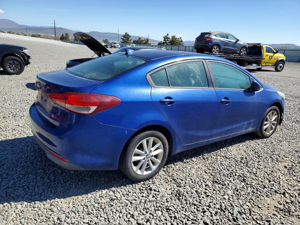 2017 Kia Forte მანქანა იყიდება აუქციონზე, vin: 3KPFL4A76HE017456, აუქციონის ნომერი: 45877646