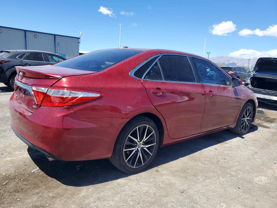 48996756 :رقم المزاد ، 4T1BF1FK0HU698759 vin ، 2017 Toyota Camry مزاد بيع