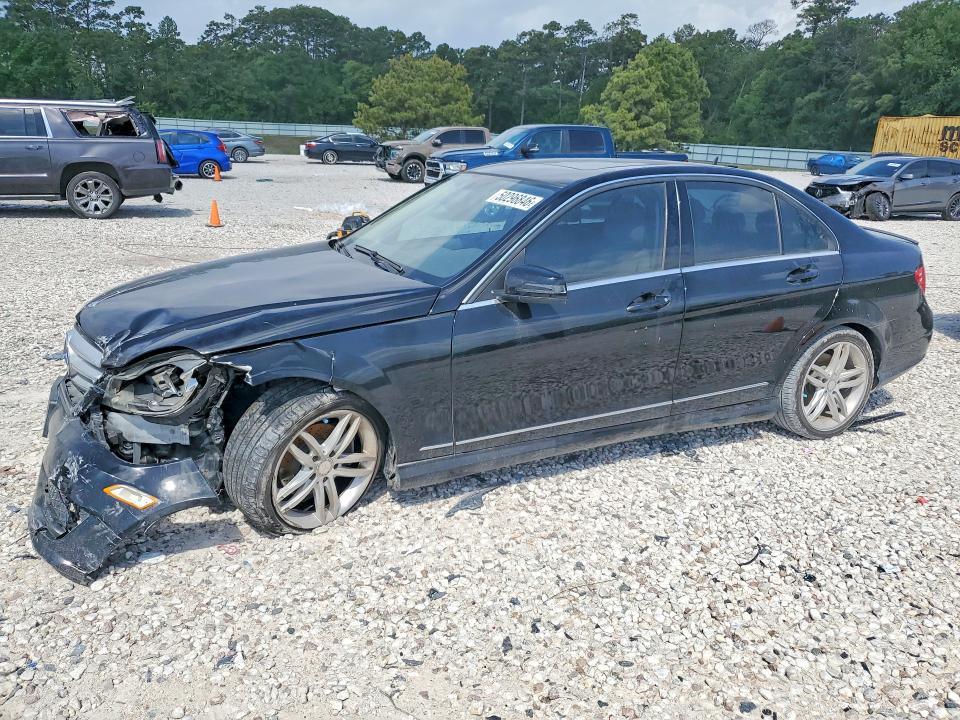 Продажа на аукционе авто 2013 Mercedes-benz C, vin: WDDGF4HB4DR270527, номер лота: 50296846