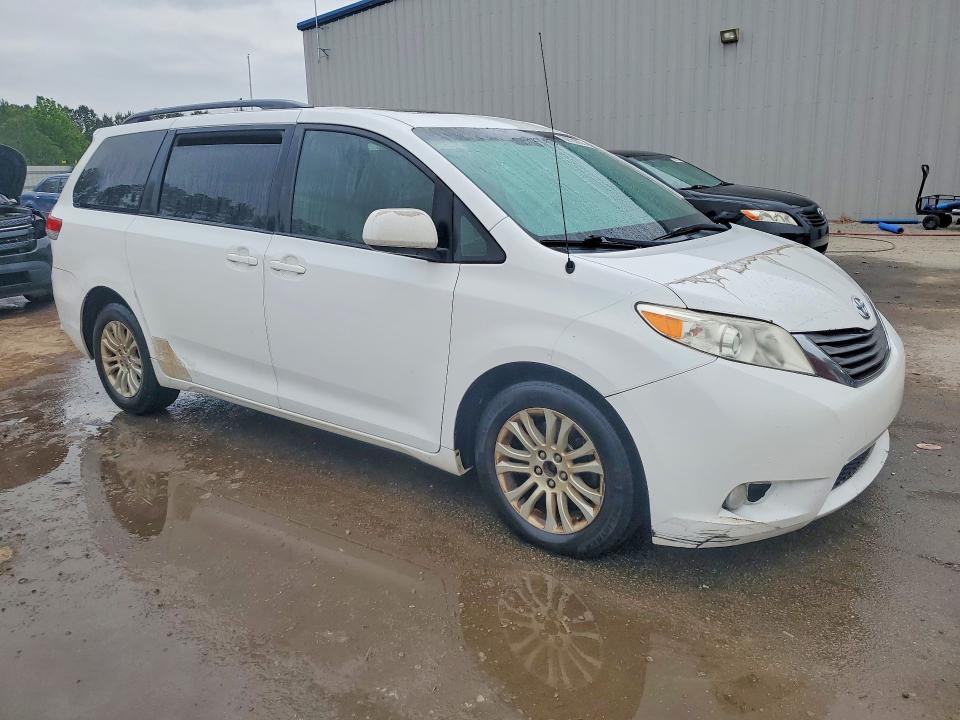 50720906 :رقم المزاد ، 5TDYK3DC4ES503182 vin ، 2014 Toyota Sienna مزاد بيع