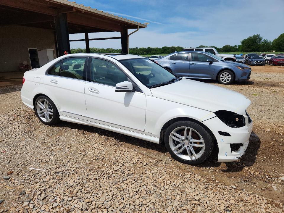 2014 Mercedes-benz C მანქანა იყიდება აუქციონზე, vin: WDDGF4HB0EG206126, აუქციონის ნომერი: 51358106
