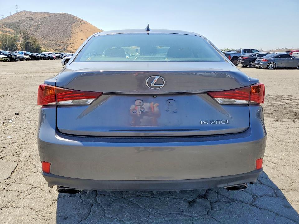 49868656 :رقم المزاد ، JTHBA1D26H5052821 vin ، 2017 Lexus Is مزاد بيع