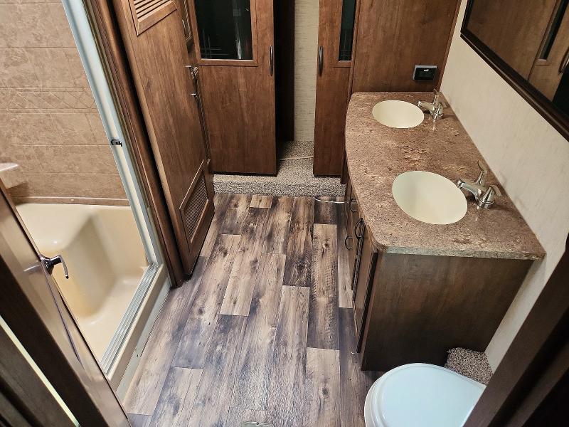 63730536 :رقم المزاد ، 4X4FSAP29JJ037314 vin ، 2018 Foresriver Sandpiper مزاد بيع
