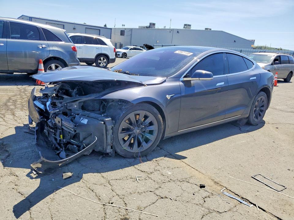 Продажа на аукционе авто 2018 Tesla Model S, vin: 5YJSA1E27JF292867, номер лота: 49921136
