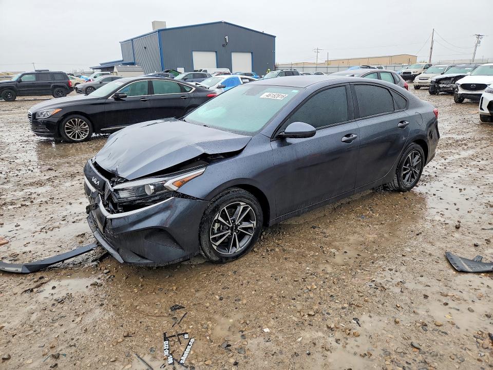 46152816 :رقم المزاد ، 3KPF24ADXNE482889 vin ، 2022 Kia Forte مزاد بيع