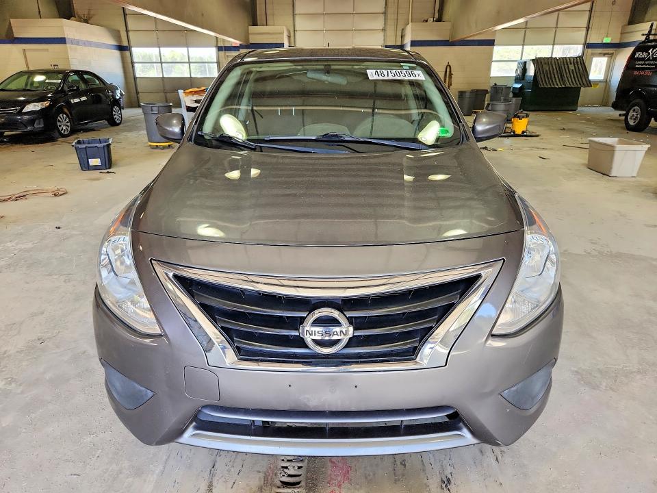 48750596 :رقم المزاد ، 3N1CN7AP4JL878816 vin ، 2018 Nissan Versa مزاد بيع