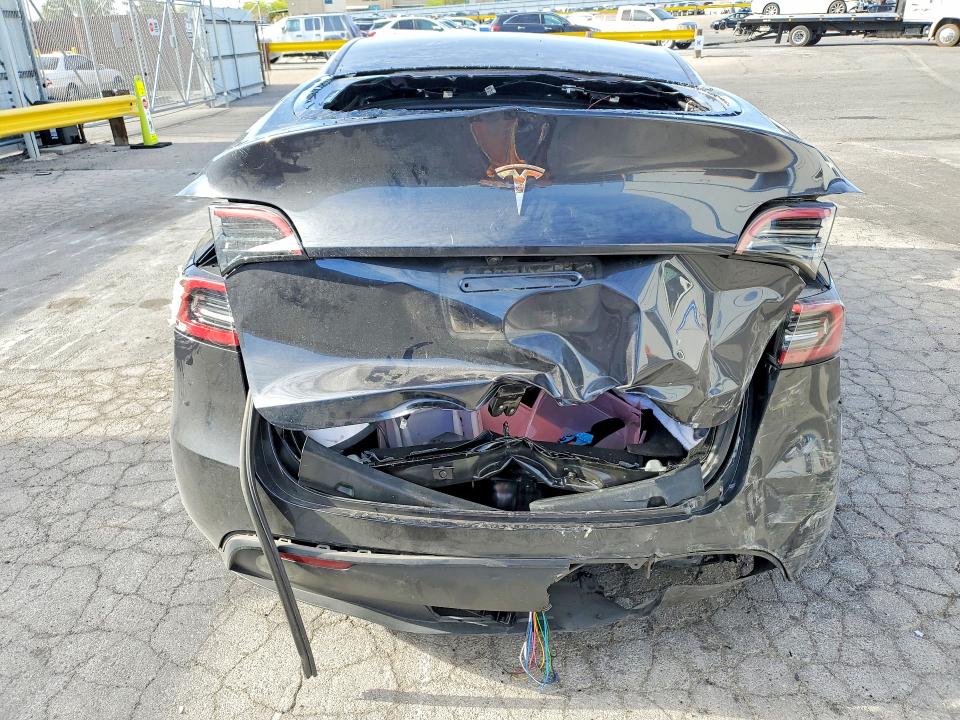 2025 Tesla Model Y მანქანა იყიდება აუქციონზე, vin: 7SAYGDED1SF253109, აუქციონის ნომერი: 51015556