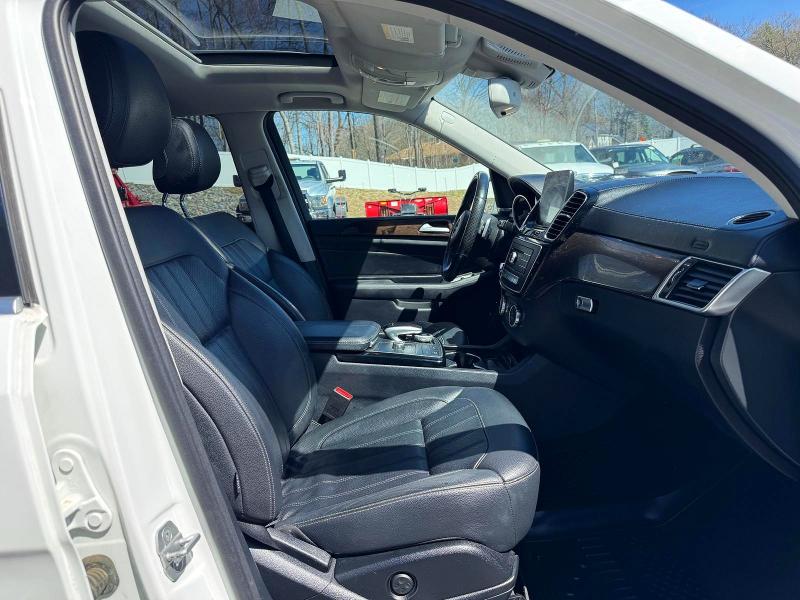 49606656 :رقم المزاد ، 4JGDF6EE6HA884065 vin ، 2017 Mercedes-benz Gls مزاد بيع
