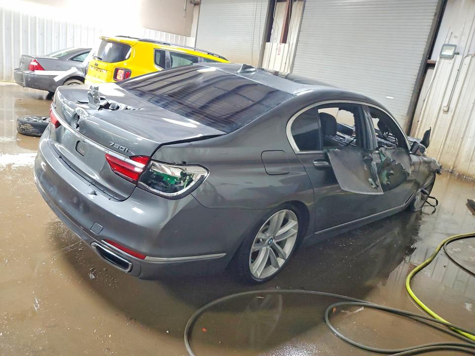 2018 Bmw 750 მანქანა იყიდება აუქციონზე, vin: WBA7F2C53JG423970, აუქციონის ნომერი: 49086226