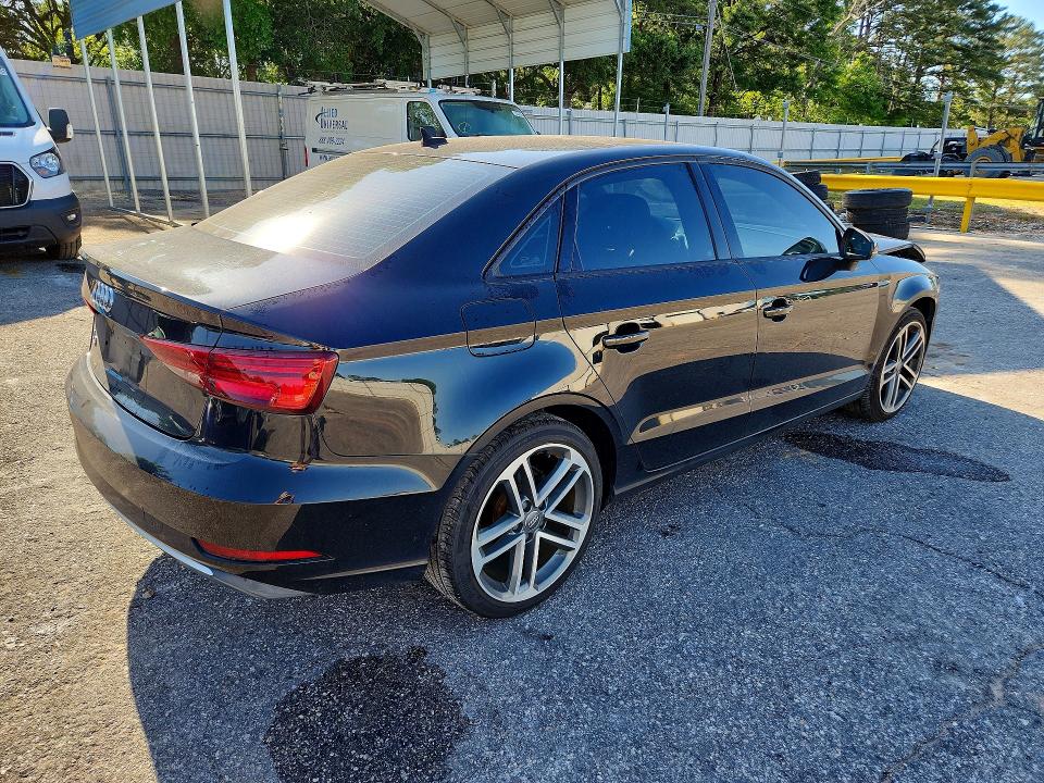2018 Audi A3 მანქანა იყიდება აუქციონზე, vin: WAUAUGFF8J1005064, აუქციონის ნომერი: 49786926