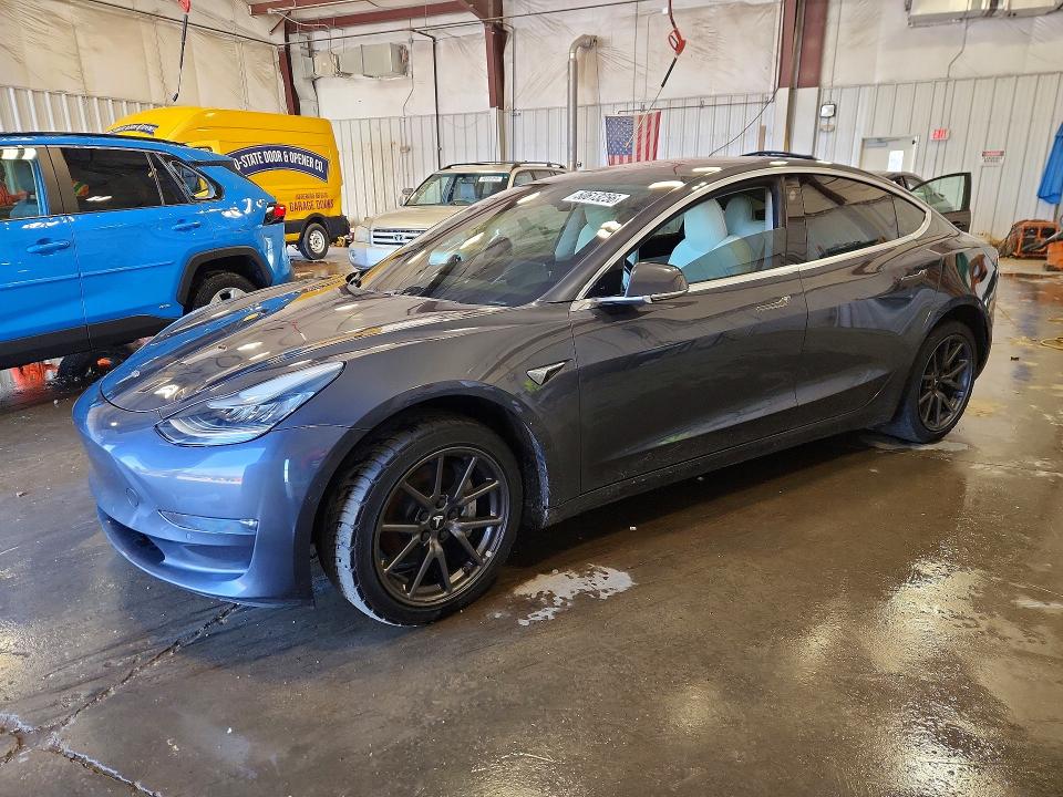 Продаж на аукціоні авто 2018 Tesla Model 3, vin: 5YJ3E1EB6JF085606, номер лоту: 50613256