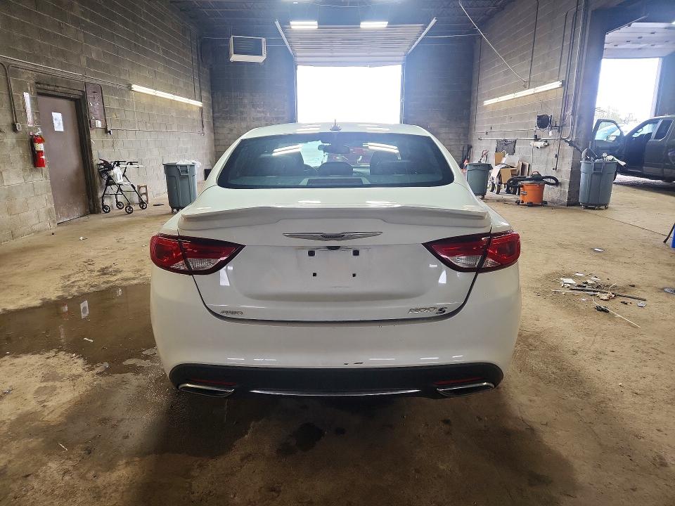 51339356 :رقم المزاد ، 1C3CCCDG6FN553751 vin ، 2015 Chrysler 200 مزاد بيع