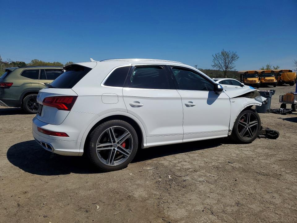 2018 Audi Sq5 მანქანა იყიდება აუქციონზე, vin: WA1A4AFY8J2209983, აუქციონის ნომერი: 48981926