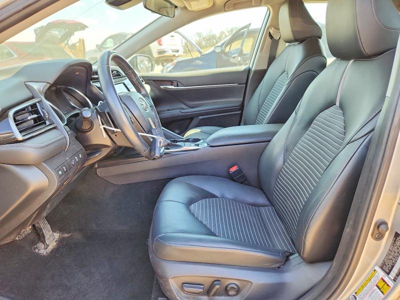 50727736 :رقم المزاد ، 4T1G11BK8LU011854 vin ، 2020 Toyota Camry مزاد بيع