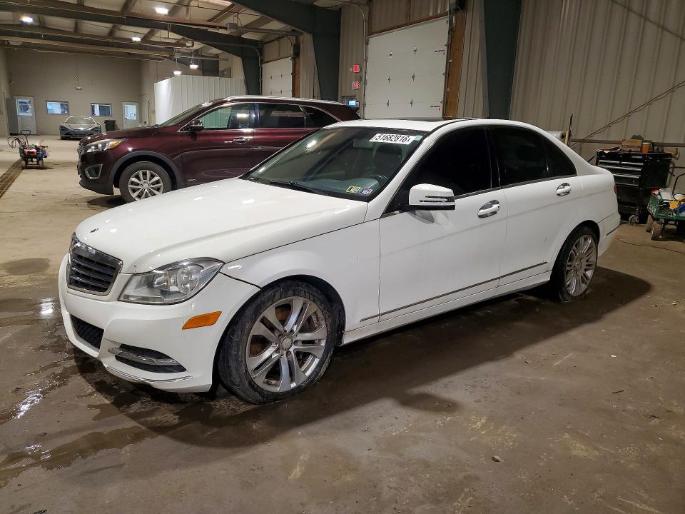 Продажа на аукционе авто 2013 Mercedes-benz C, vin: WDDGF8AB7DA829584, номер лота: 51682816