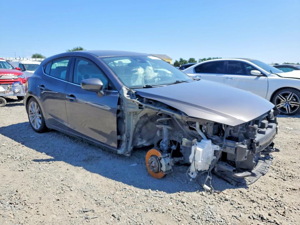 2018 Mazda 3 მანქანა იყიდება აუქციონზე, vin: 3MZBN1L39JM211053, აუქციონის ნომერი: 50466886