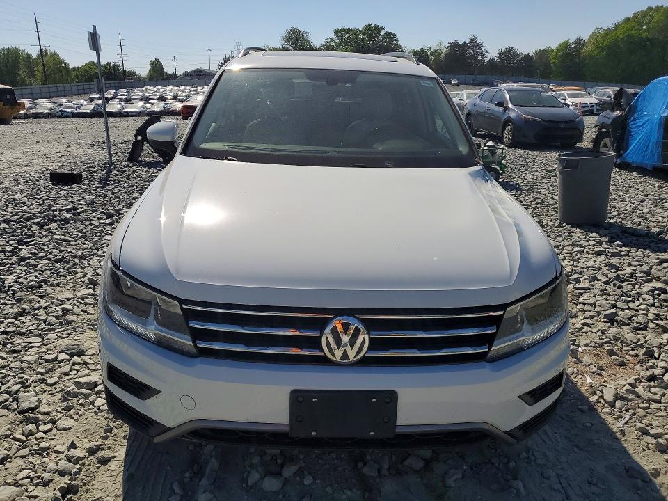 Продаж на аукціоні авто 2018 Volkswagen Tiguan, vin: 3VV2B7AX1JM138847, номер лоту: 49843186