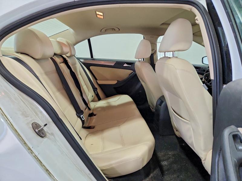 51641686 :رقم المزاد ، 3VWB67AJ6HM263512 vin ، 2017 Volkswagen Jetta مزاد بيع