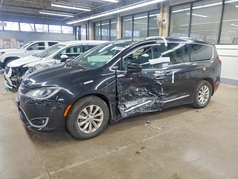 Продаж на аукціоні авто 2019 Chrysler Pacifica, vin: 2C4RC1BG3KR577340, номер лоту: 41896006