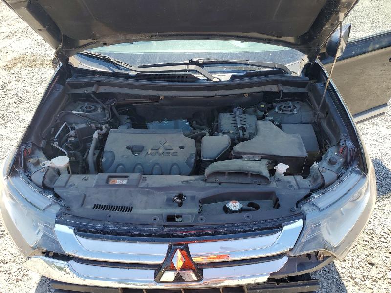 49536136 :رقم المزاد ، JA4AZ3A38JJ005103 vin ، 2018 Mitsubishi Outlander مزاد بيع