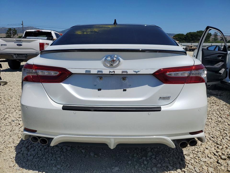 Продаж на аукціоні авто 2018 Toyota Camry, vin: 4T1B61HK8JU106253, номер лоту: 51899866
