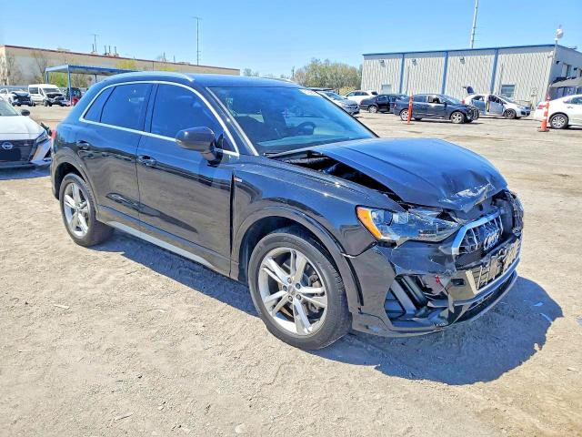51996796 :رقم المزاد ، WA1DECF35L1116731 vin ، 2020 Audi Q3 مزاد بيع