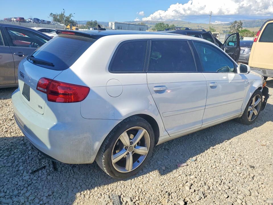 2013 Audi A3 მანქანა იყიდება აუქციონზე, vin: WAUKJAFM5DA027746, აუქციონის ნომერი: 49340656