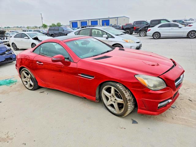 51153646 :رقم المزاد ، WDDPK4HA0DF057059 vin ، 2013 Mercedes-benz Slk مزاد بيع