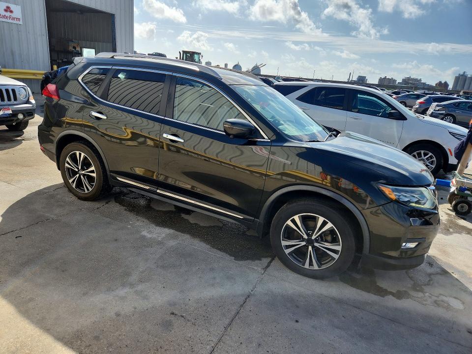 2017 Nissan Rogue მანქანა იყიდება აუქციონზე, vin: JN8AT2MTXHW402164, აუქციონის ნომერი: 49466176