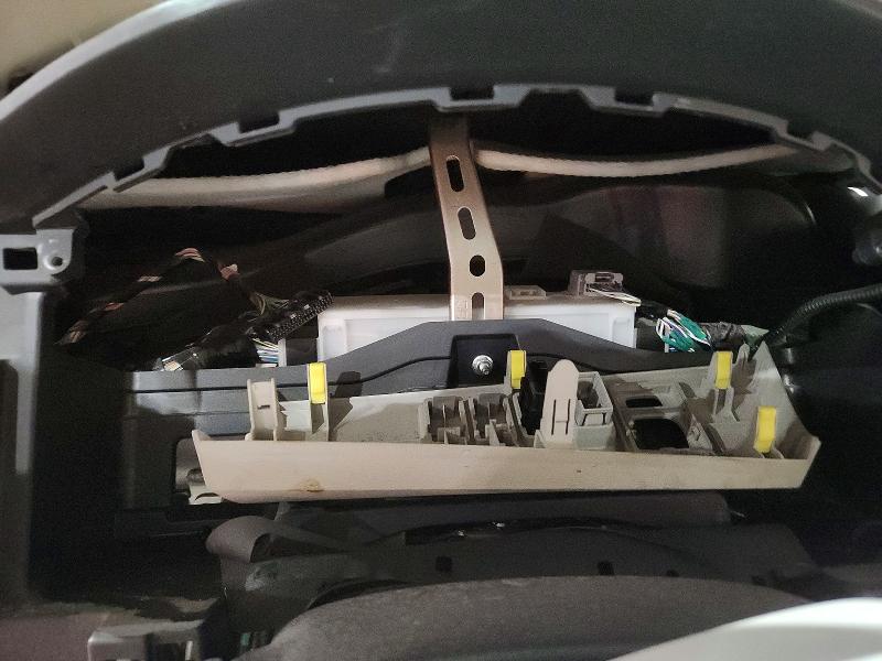 50303666 :رقم المزاد ، 5TDKK3DC4BS022530 vin ، 2011 Toyota Sienna مزاد بيع