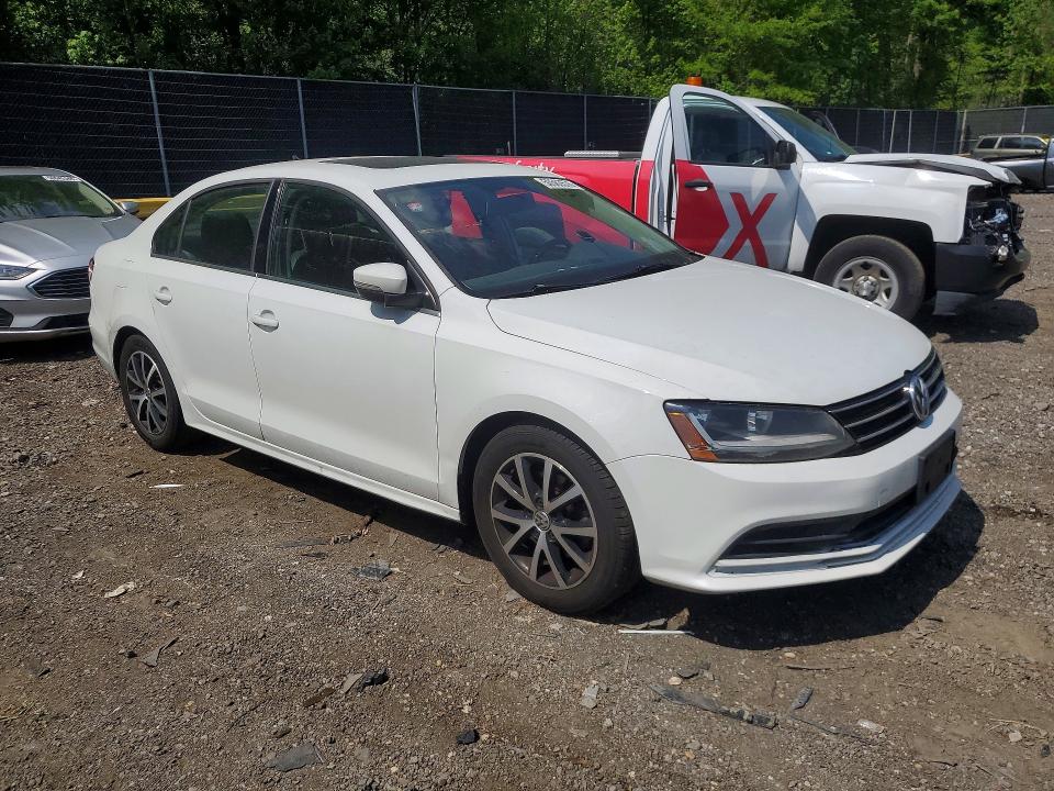 50563576 :رقم المزاد ، 3VWDB7AJXHM326132 vin ، 2017 Volkswagen Jetta مزاد بيع
