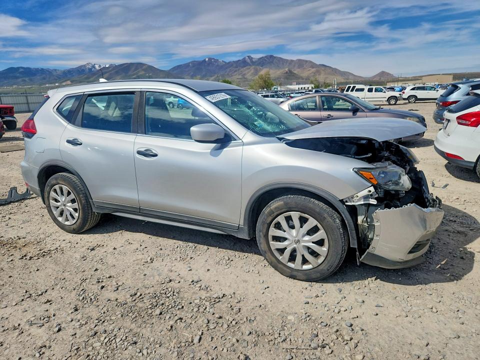 Продажа на аукционе авто 2017 Nissan Rogue, vin: KNMAT2MT2HP586568, номер лота: 49931216