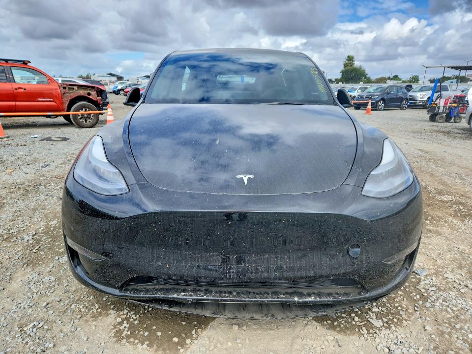 49755366 :رقم المزاد ، 7SAYGAEE8SF259710 vin ، 2025 Tesla Model Y مزاد بيع