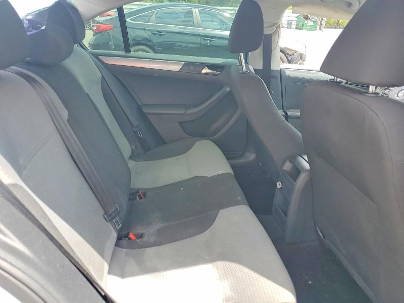 49786276 :رقم المزاد ، 3VW2B7AJXJM260243 vin ، 2018 Volkswagen Jetta مزاد بيع