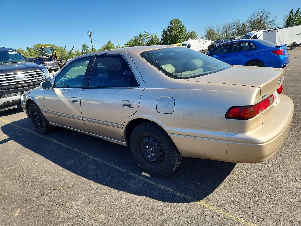 52019346 :رقم المزاد ، JT2BG28K8W0250156 vin ، 1998 Toyota Camry مزاد بيع