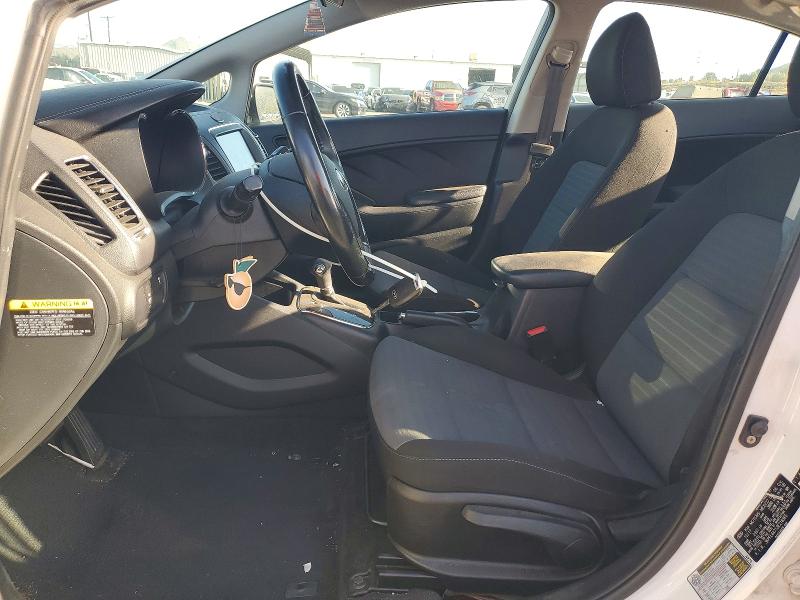 48445216 :رقم المزاد ، 3KPFL4A71JE218395 vin ، 2018 Kia Forte مزاد بيع